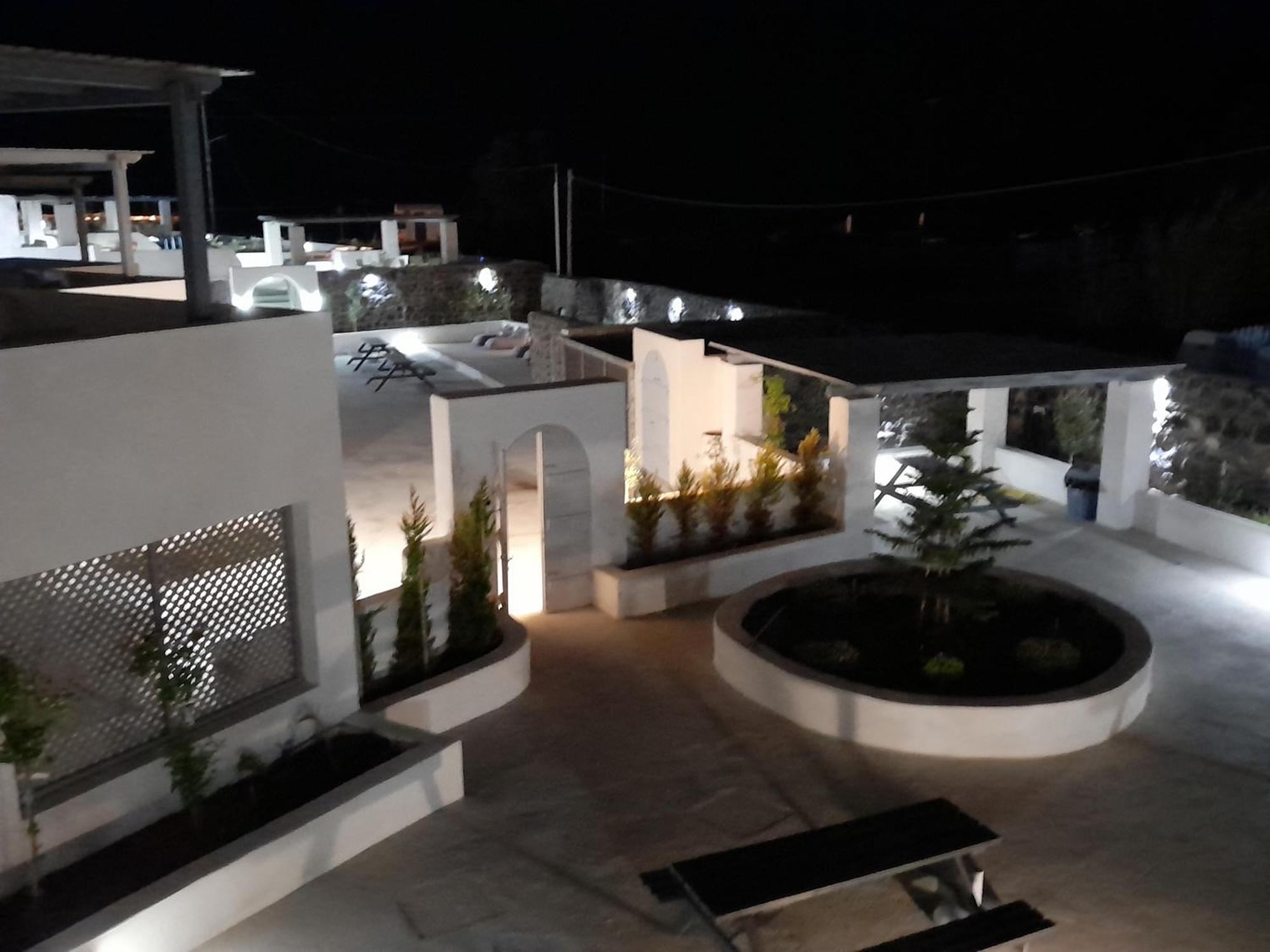 Sea Paradise Villas - Seaside & Private Jacuzzi Oia  Exterior photo