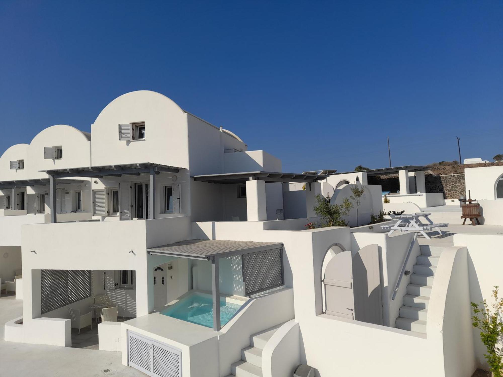 Sea Paradise Villas - Seaside & Private Jacuzzi Oia  Exterior photo