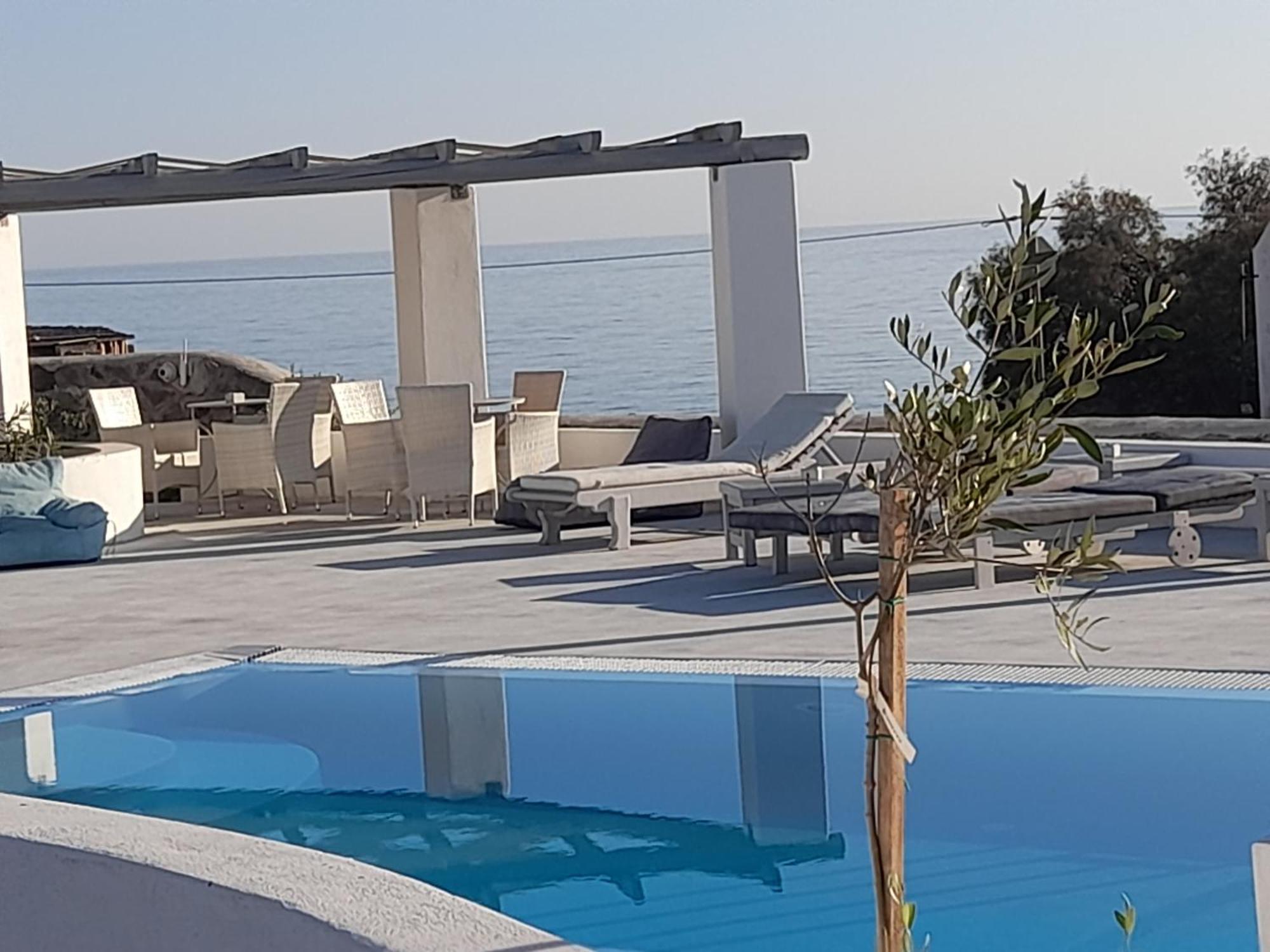 Sea Paradise Villas - Seaside & Private Jacuzzi Oia  Exterior photo