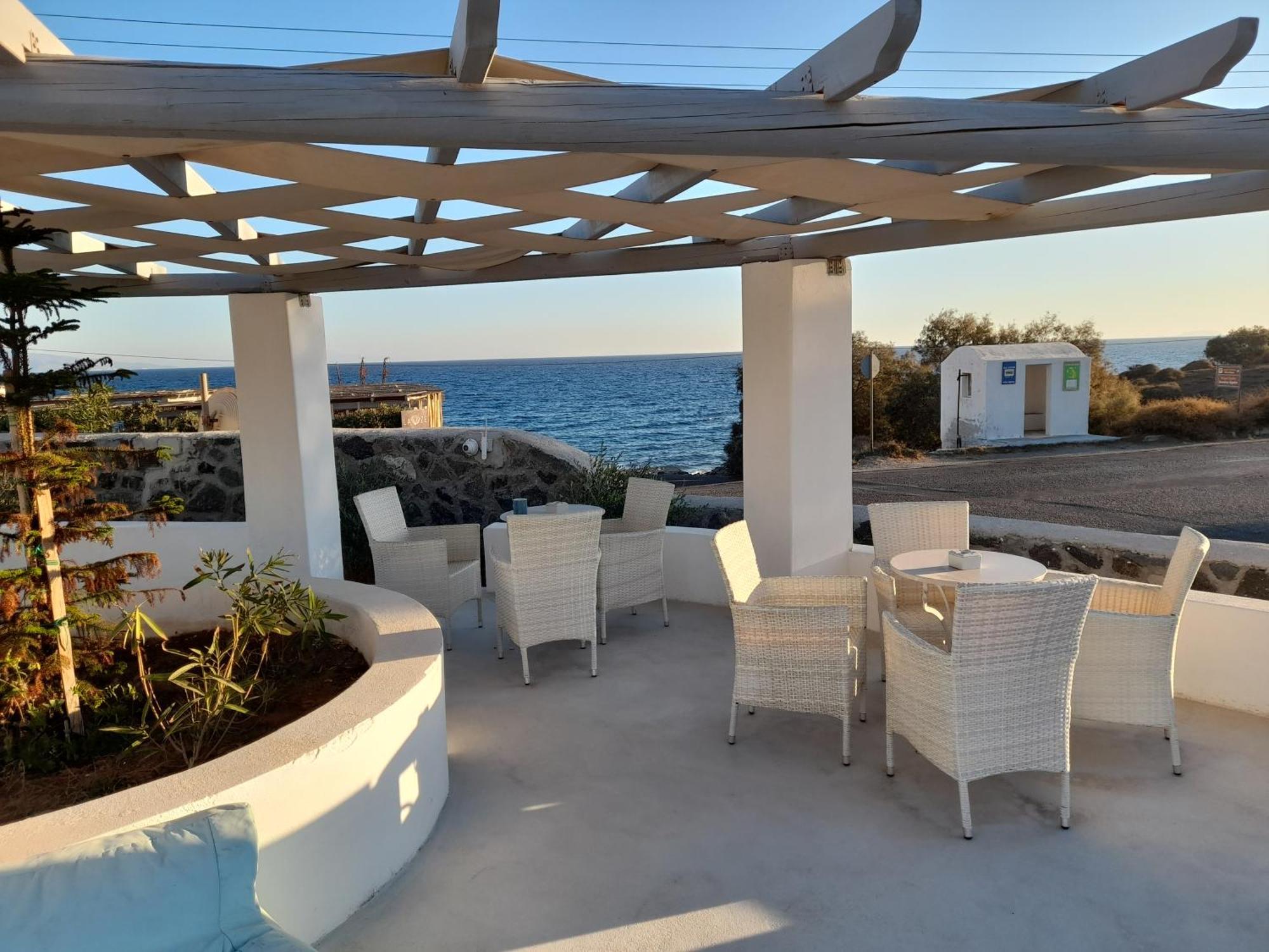 Sea Paradise Villas - Seaside & Private Jacuzzi Oia  Exterior photo