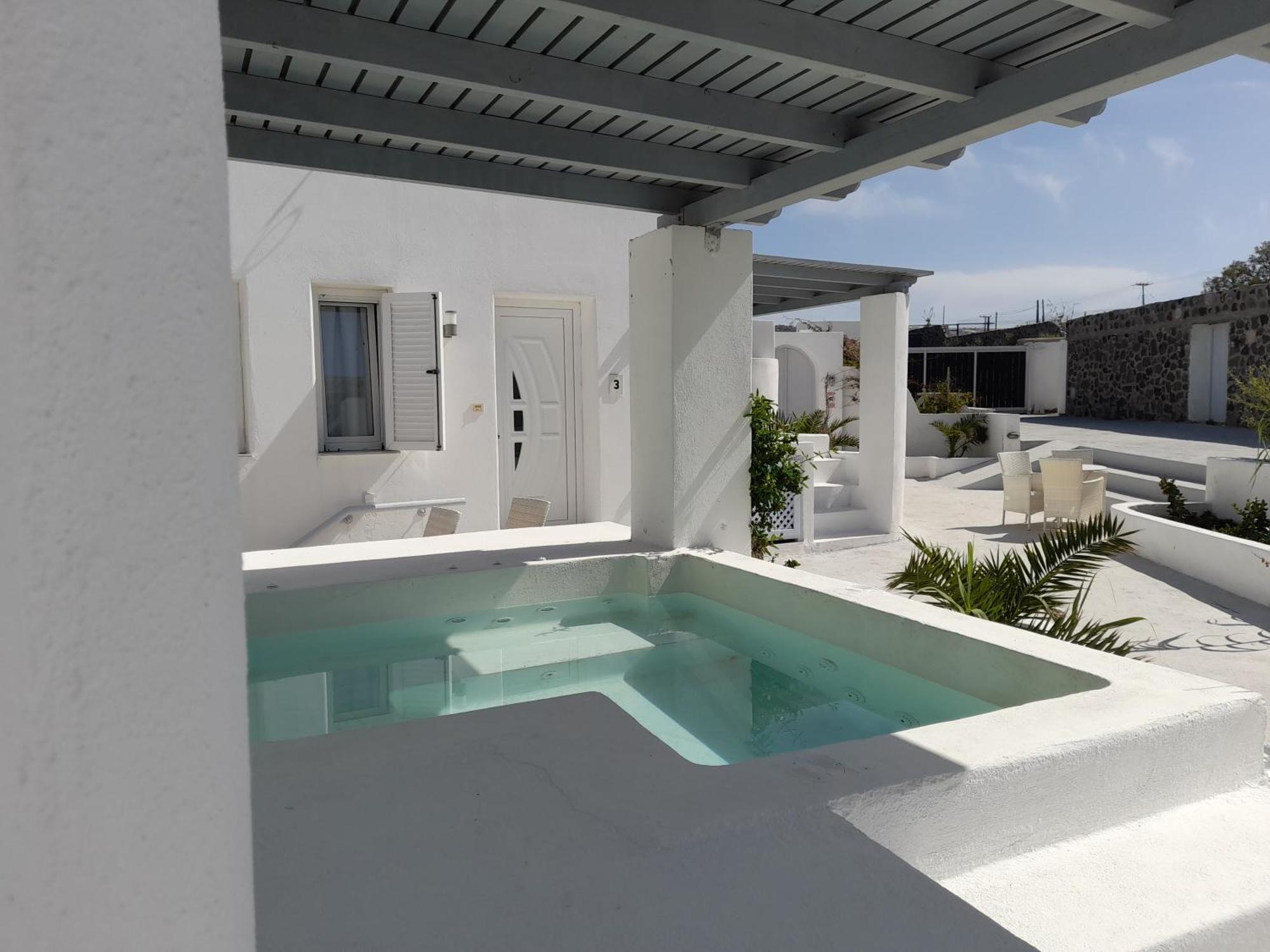 Sea Paradise Villas - Seaside & Private Jacuzzi Oia  Exterior photo