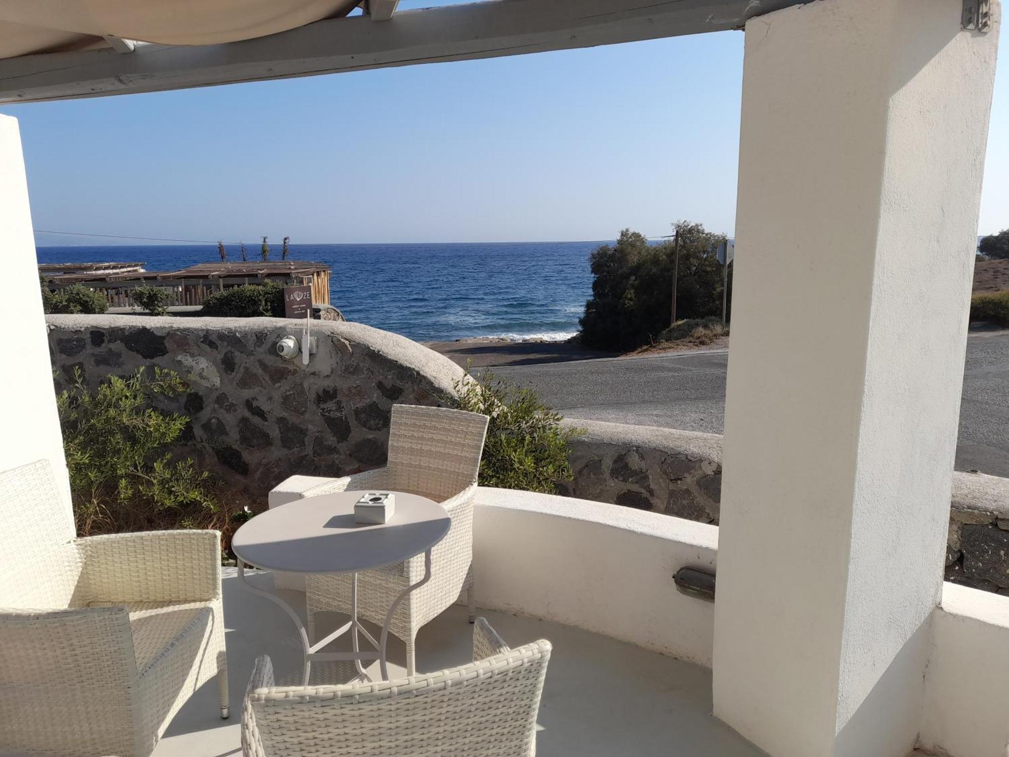 Sea Paradise Villas - Seaside & Private Jacuzzi Oia  Exterior photo