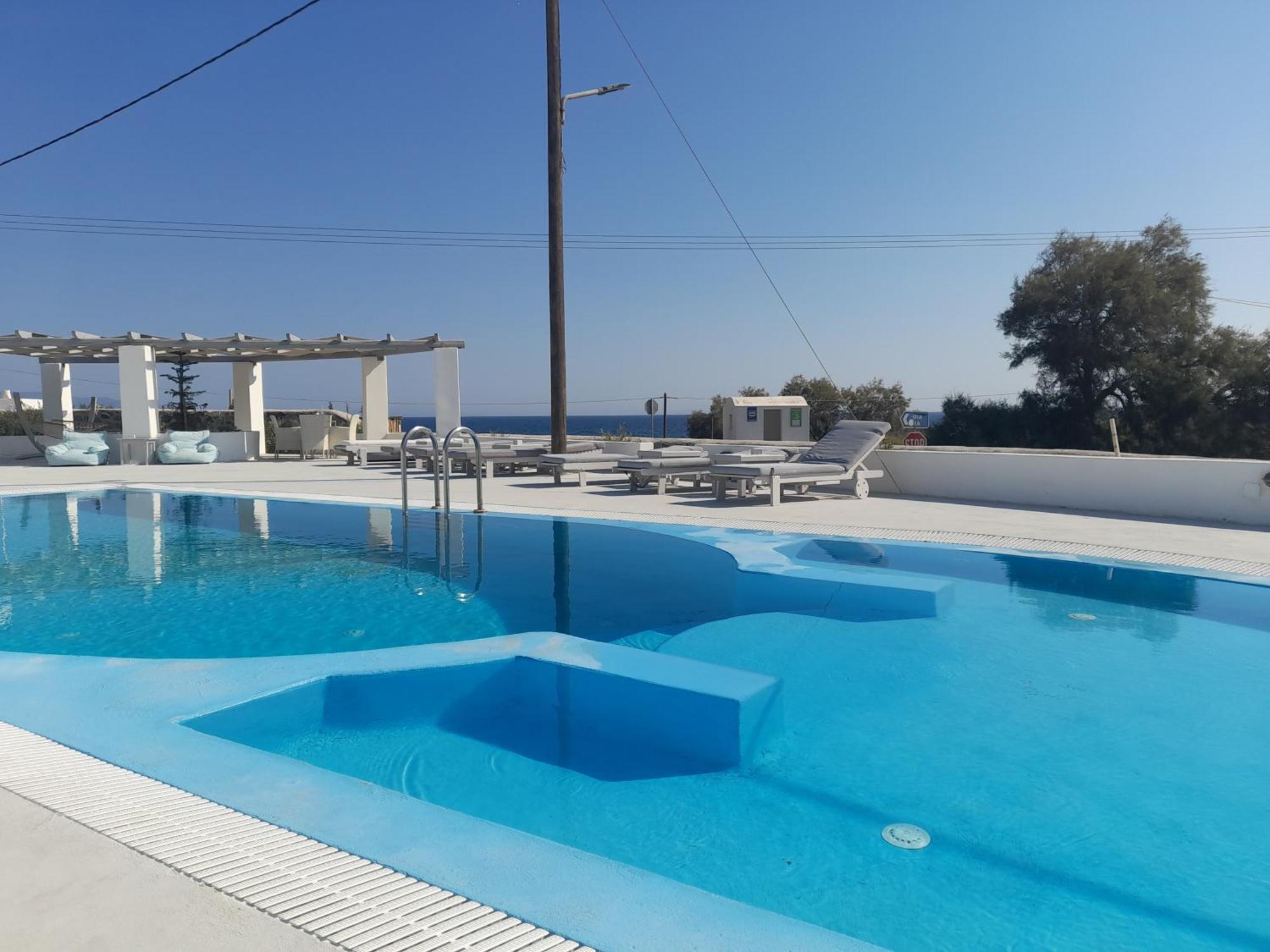 Sea Paradise Villas - Seaside & Private Jacuzzi Oia  Exterior photo