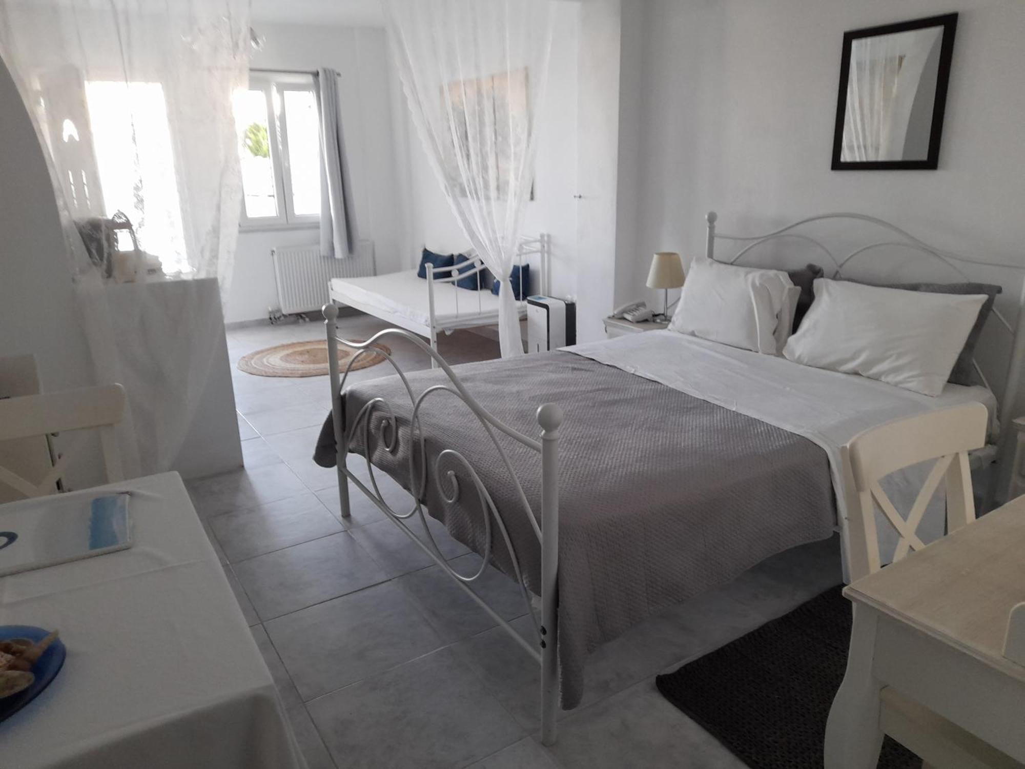 Sea Paradise Villas - Seaside & Private Jacuzzi Oia  Exterior photo